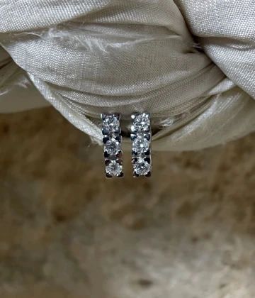 Miluna Orecchini in oro con Brillanti cod: ERD2430-048G7