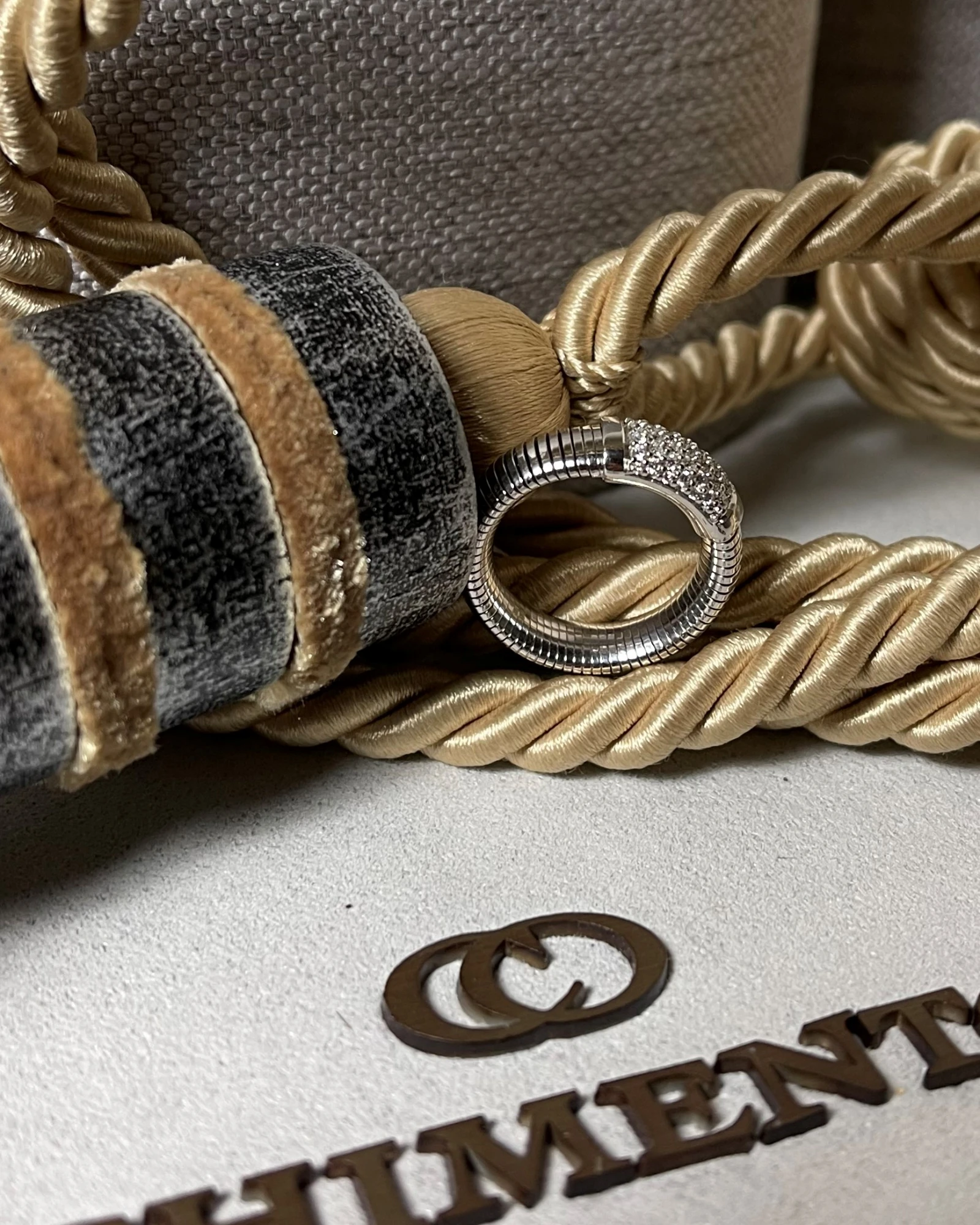 Chimento Anello oro con brillanti cod: 51037361