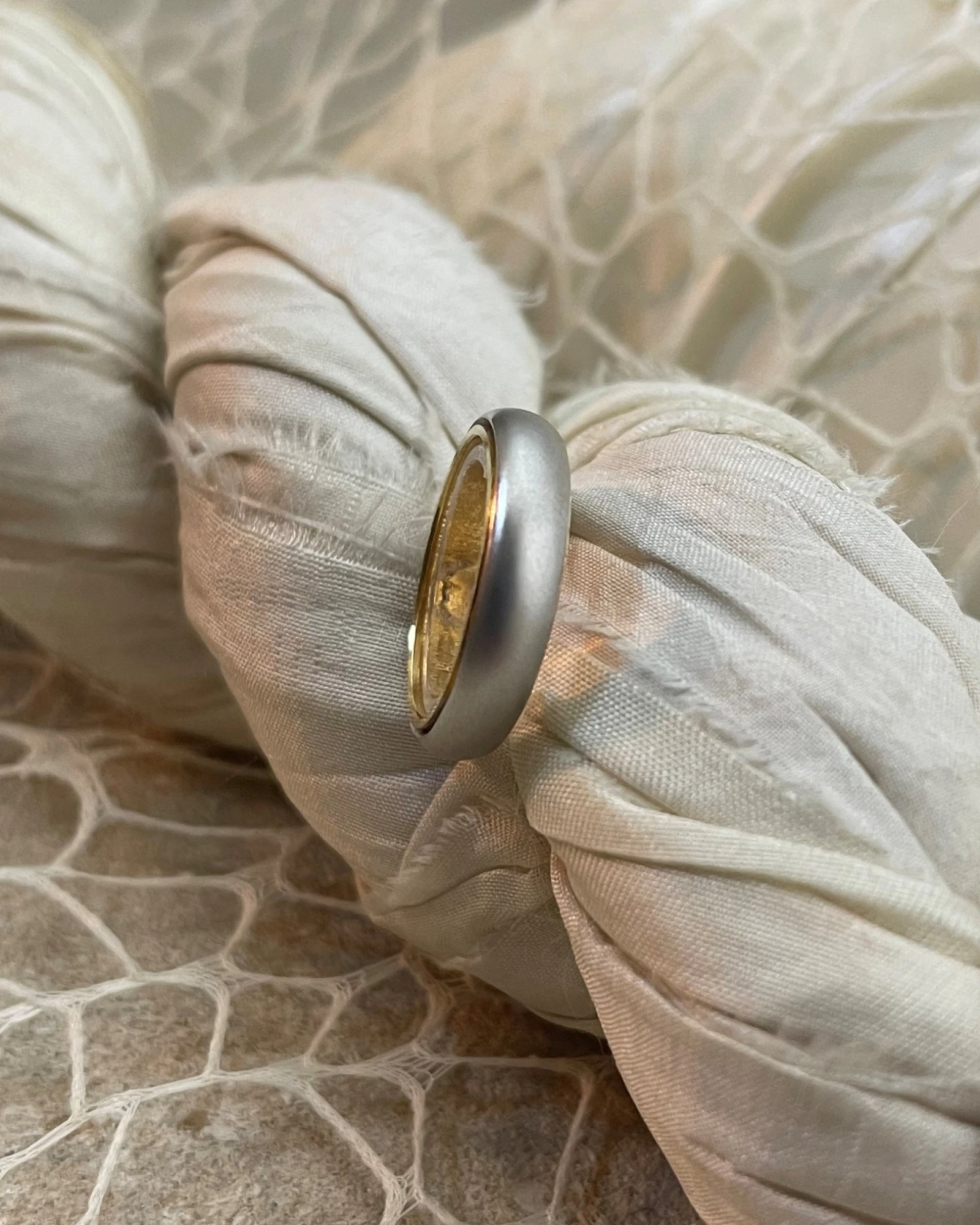 Anteo fede in oro bianco e giallo  cod: T166  (S)