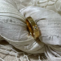 Anteo fede in oro giallo con brillanti  cod: T133/1  (S)