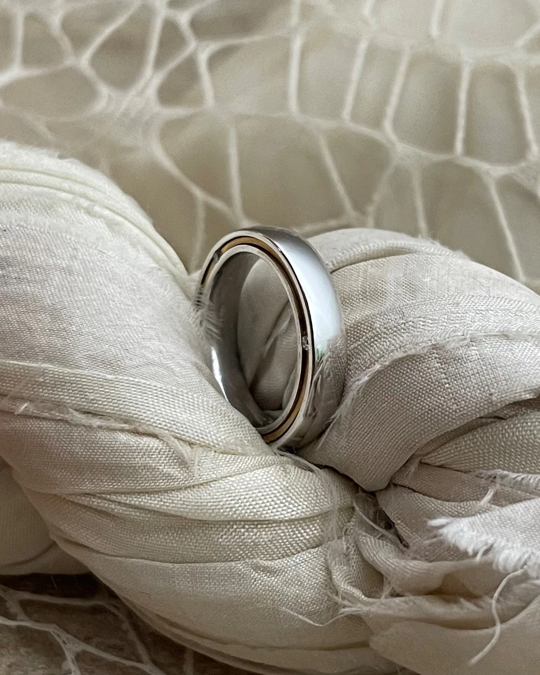 Anteo fede in oro bianco e giallo con brillanti cod: 0044  (S)