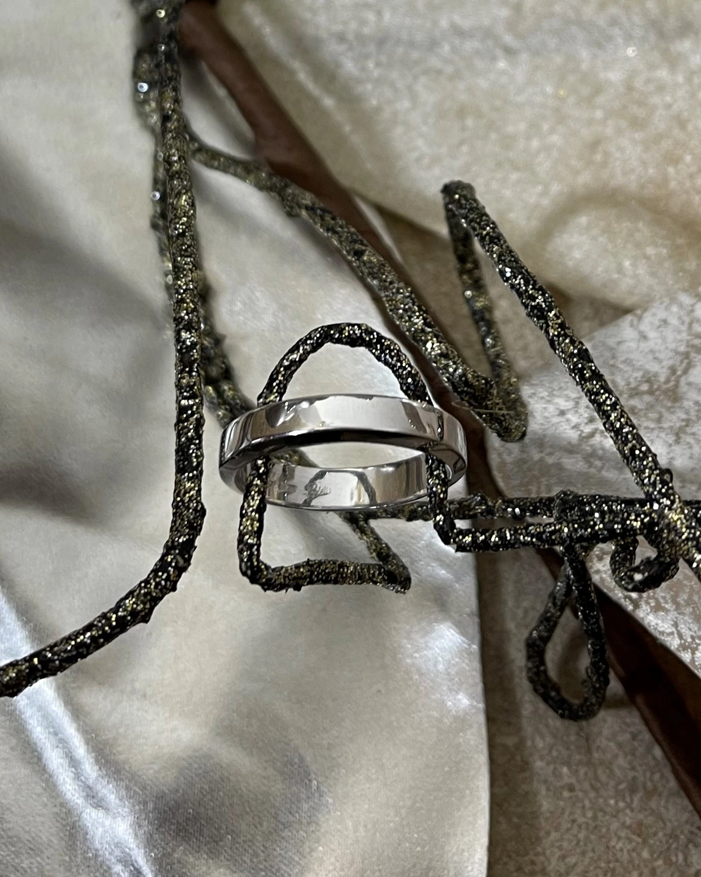 Polello fede in oro bianco  cod: G2001UB