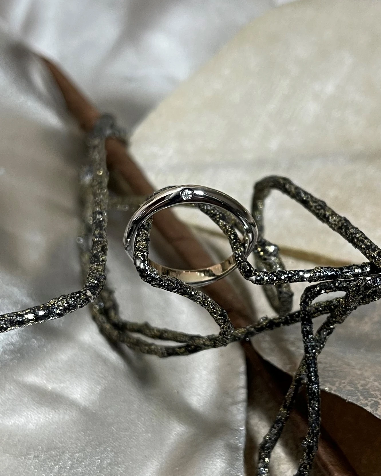 Polello fede in oro bianco e rosa con brillanti  cod: L2607DBR