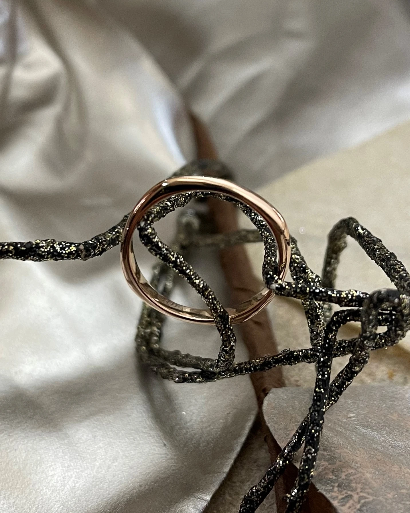 Polello fede in oro bianco e rosa cod: E2607UBR