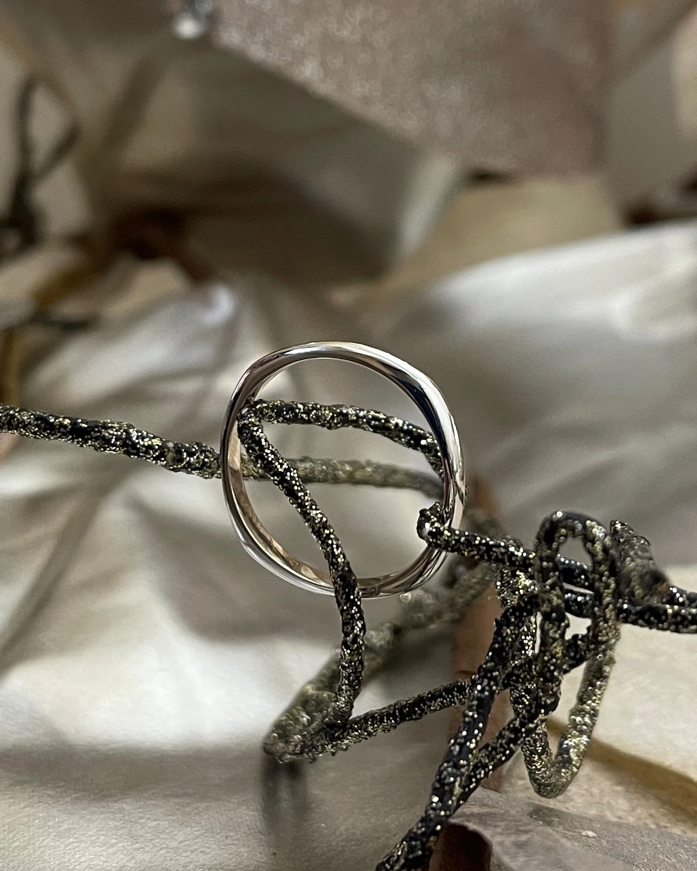 Polello fede in oro bianco e rosa cod: E2607UBR