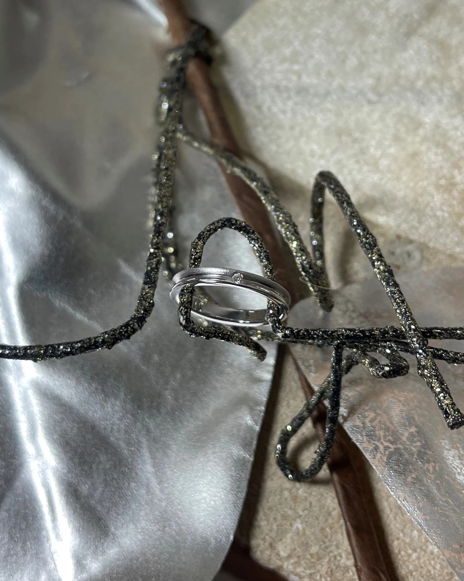 Polello fede in oro bianco con brillanti  cod: G1629DB