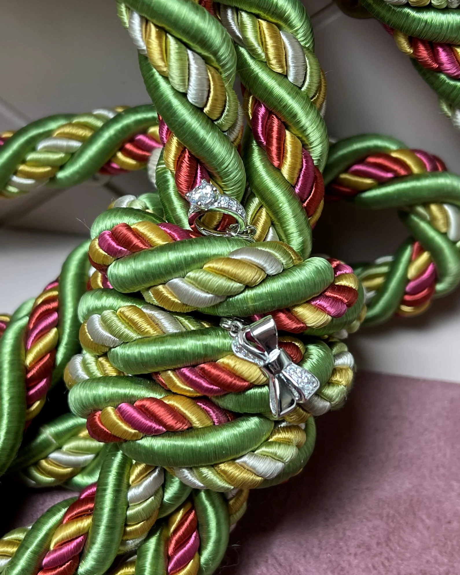 Rosato Charm argento con zirconi cod: RZ055R